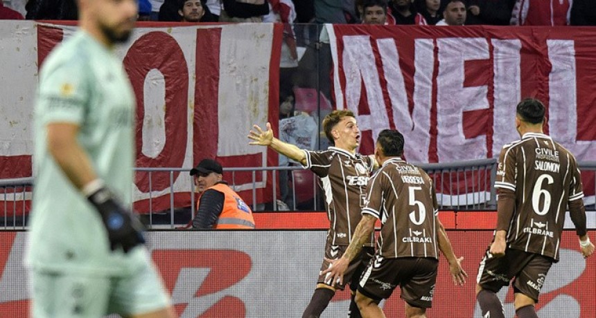 Platense hizo historia: venció a Huracán y gritó campeón por primera vez en sus 120 años