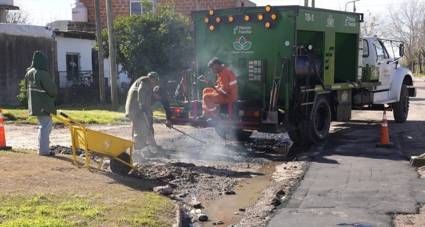 Continúan las obras de bacheo en Canning para mejorar la transitabilidad