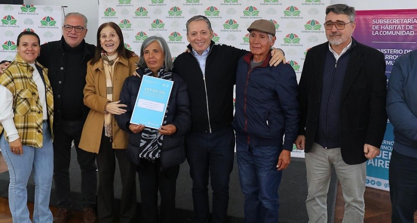 Esteban Echeverría: 87 familias recibieron la escritura de su vivienda