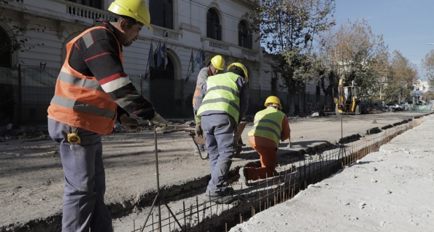 San Justo: continúan las obras hidráulicas y de semipeatonalización en el centro comercial
