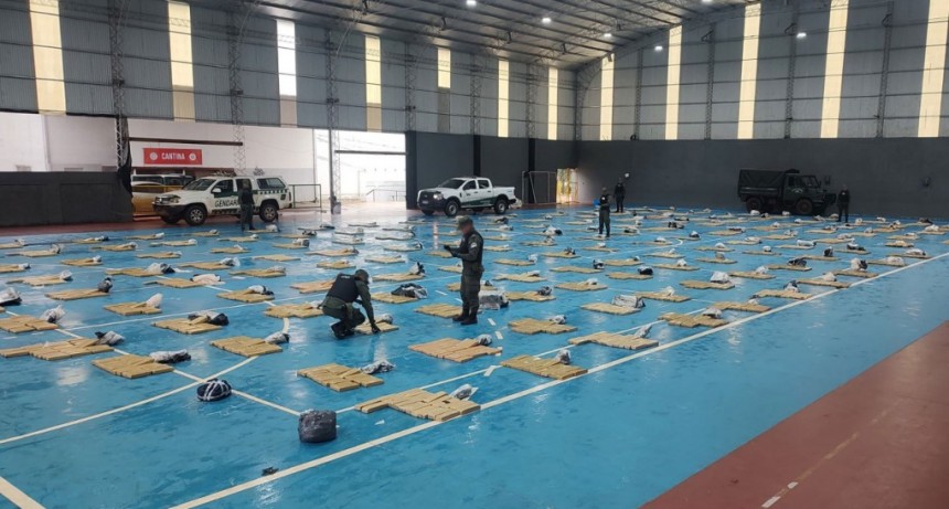Entraron por una mochila y encontraron tres toneladas de marihuana en Misiones