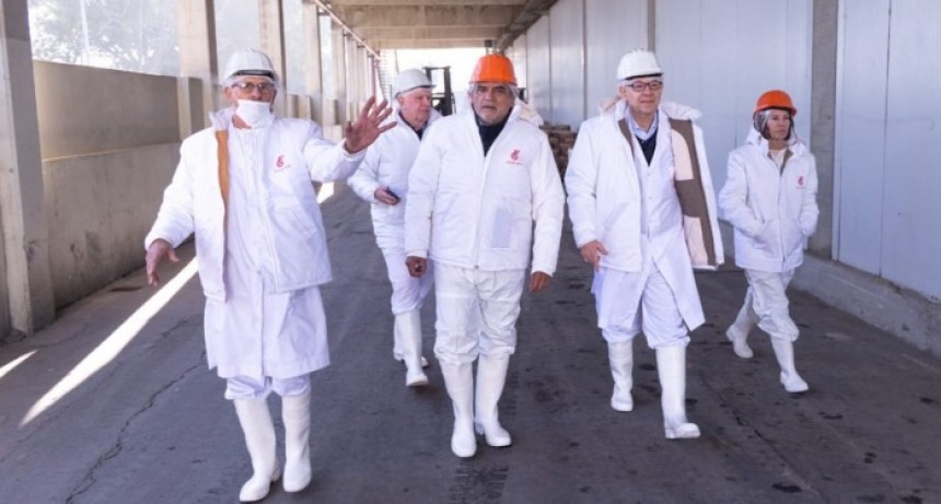 La Provincia asiste al Frigorífico Gorina tras el incendio que paralizó su producción