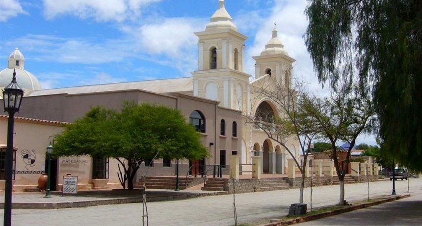 San Carlos: historia viva, arquitectura colonial y tradición vallista en el corazón de Salta