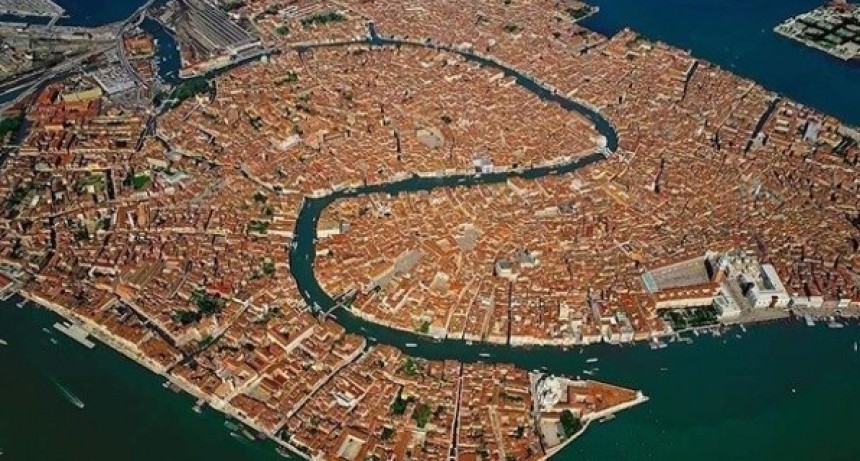¿Cómo se construyó Venecia?