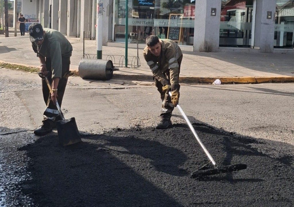 Avanzan las obras de bacheo en El Jag&uuml;el para mejorar la circulaci&oacute;n y la seguridad vial