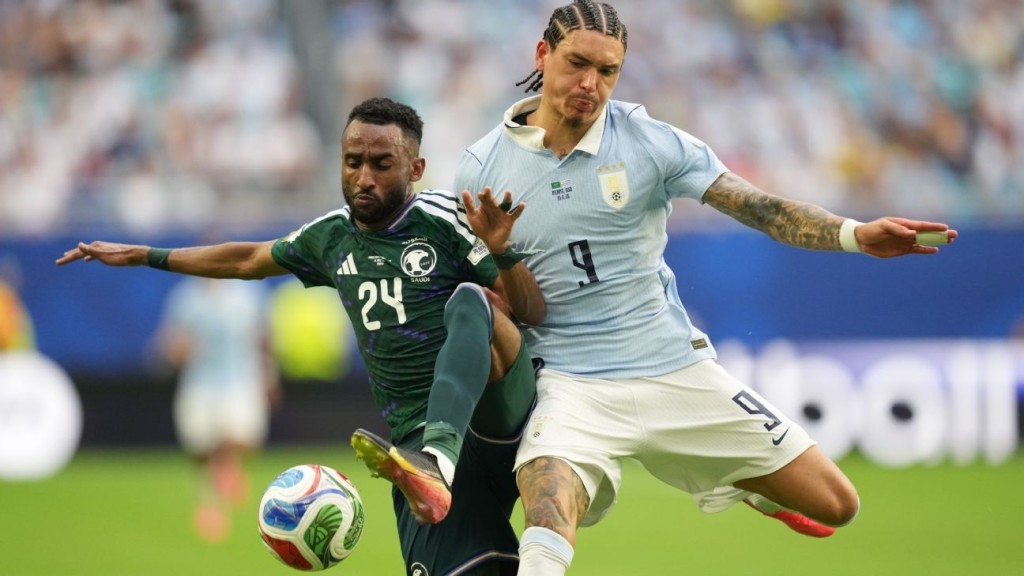 Uruguay reaccion&oacute; tarde y debi&oacute; conformarse con un empate ante Arabia Saudita en su estreno mundialista
