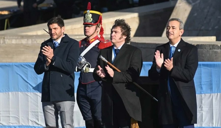 Entre tropiezos y homenajes: Milei reivindic&oacute; a Belgrano en un discurso marcado por errores de lectura
