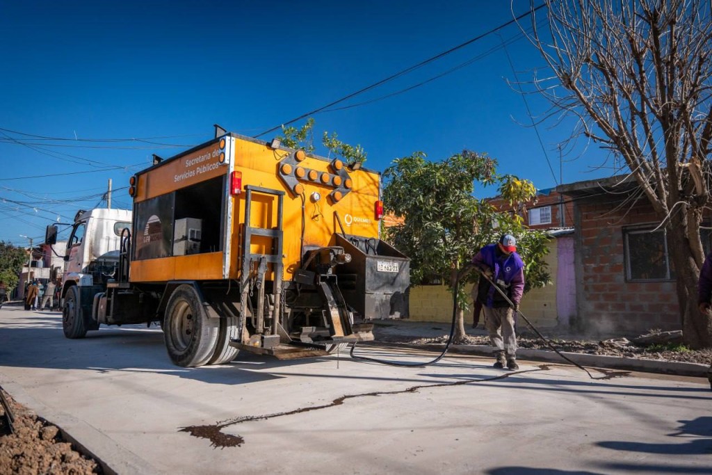 Quilmes complet&oacute; 29 nuevas cuadras de pavimento y ya super&oacute; las 1.270 desde 2019
