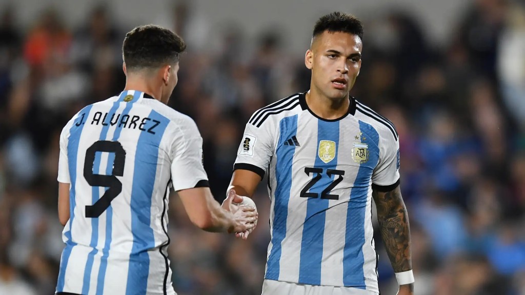 Scaloni prueba el doble nueve: Juli&aacute;n &Aacute;lvarez y Lautaro Mart&iacute;nez ir&iacute;an de arranque ante Jordania