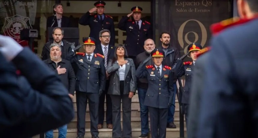 Emotivo homenaje a los Bomberos Voluntarios de Quilmes en su d&iacute;a: reconocimiento a una labor que salva vidas