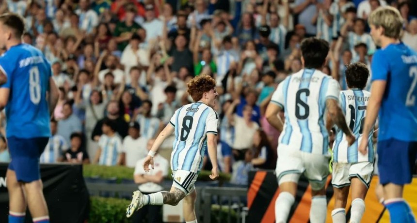 Messi volvi&oacute; con gol y Argentina llega al Mundial con una goleada que ilusiona