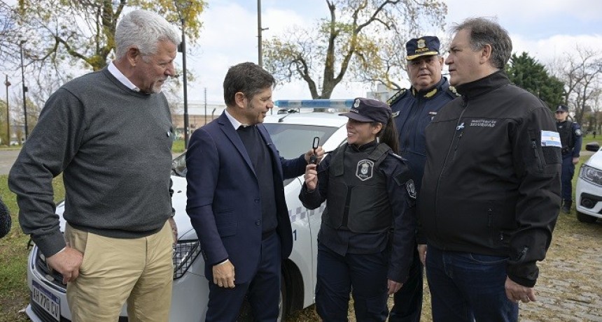 Kicillof reforz&oacute; la seguridad en Pergamino con nuevos patrulleros, motos y m&aacute;s efectivos policiales