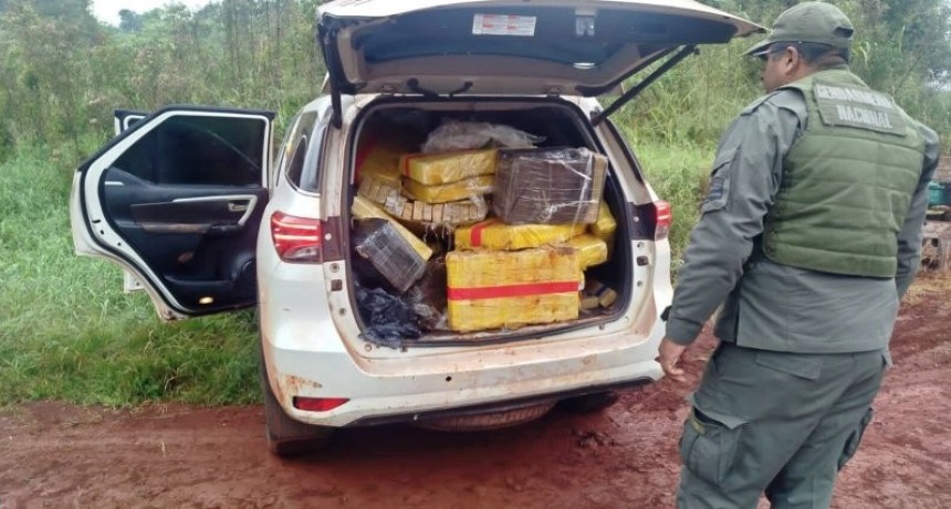 Golpe al narcotr&aacute;fico: secuestran m&aacute;s de 900 kilos de marihuana en una camioneta robada en Misiones