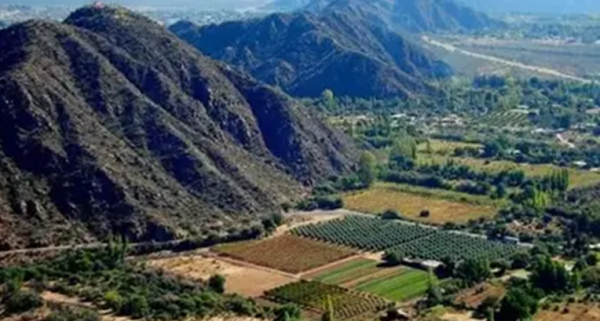 Chilecito: la ciudad riojana donde un cablecarril hist&oacute;rico trepa las monta&ntilde;as y el paisaje parece detenido en el tiempo