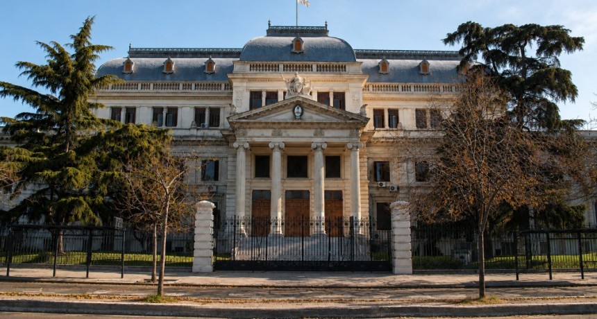 Desregulaci&oacute;n: &ldquo;Un retroceso de m&aacute;s de medio siglo en la evoluci&oacute;n hist&oacute;rica profesional&rdquo;