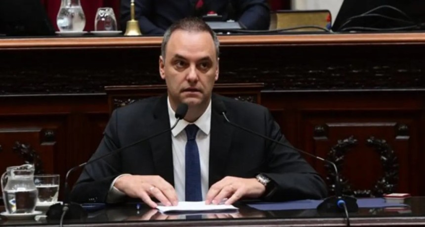 Adorni qued&oacute; al borde de la censura: la oposici&oacute;n reuni&oacute; los votos y el Gobierno gan&oacute; solo una semana