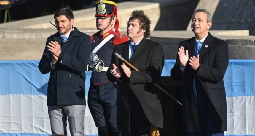 Entre tropiezos y homenajes: Milei reivindic&oacute; a Belgrano en un discurso marcado por errores de lectura