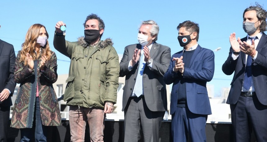 “Necesitamos un Estado que dé a todos oportunidad de crecer y desarrollarse”, dijo el Presidente al entregar viviendas y créditos para la construcción