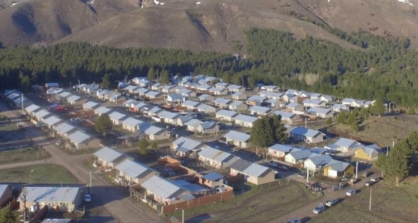 Ferraresi y Gutiérrez entregaron viviendas en San Martin de los Andes