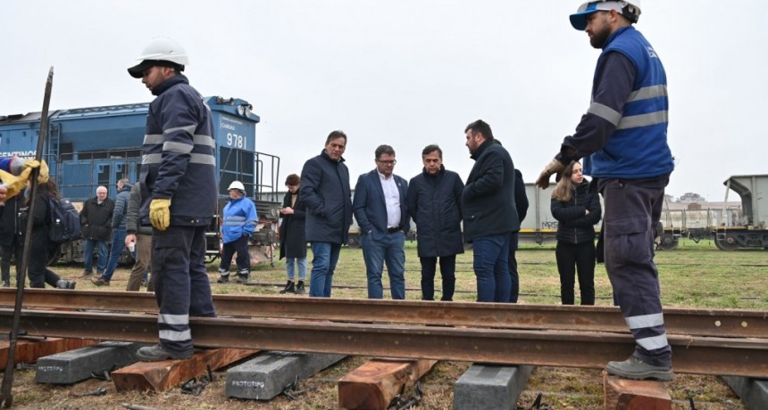 Instalaron durmientes de plástico reciclado sobre las vías de Trenes Argentinos Cargas