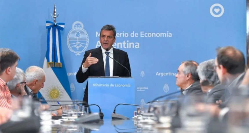 Massa anuncia alivio fiscal para más de 500.000 MiPyMEs y financiamiento para fortalecer la economía del conocimiento