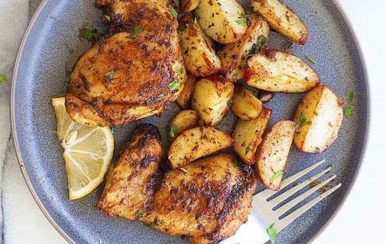 Deliciosa receta casera: Pollo al horno con papas