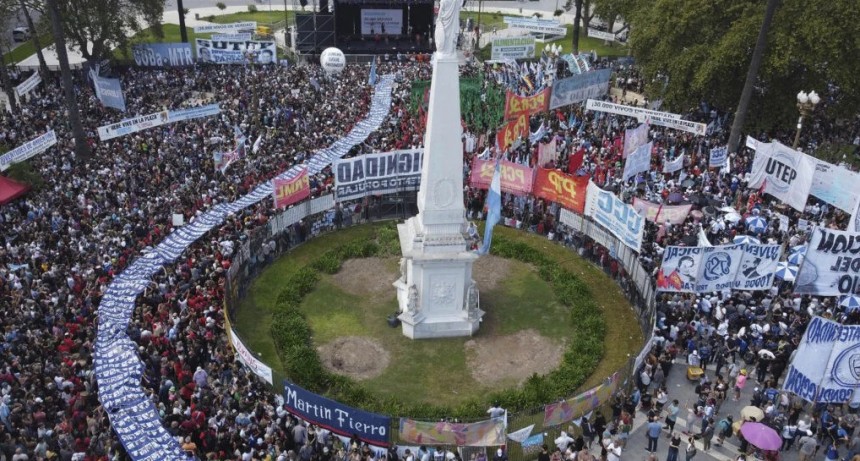 Convocatoria de Abuelas de Plaza de Mayo y ATE para resistir el desguace del Estado