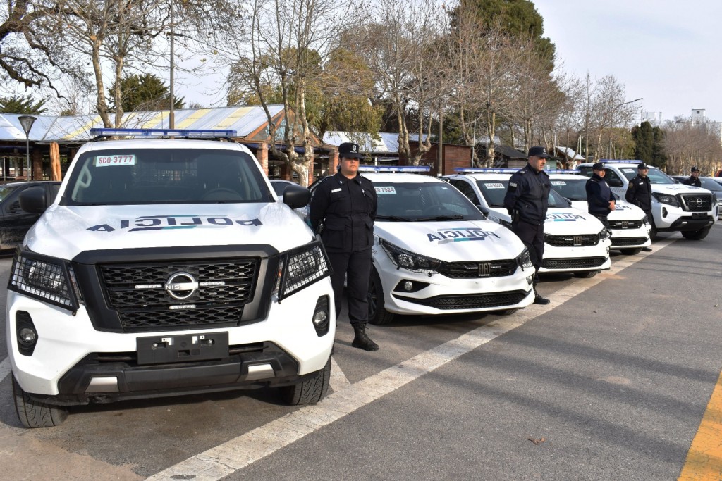General Alvarado incorporó cinco nuevos móviles para la Policía Bonaerense