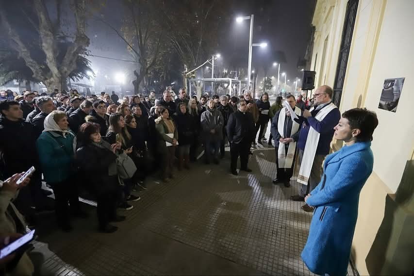 Quilmes rindió homenaje a Francisco: inauguraron un pasaje con su nombre frente a la Catedral