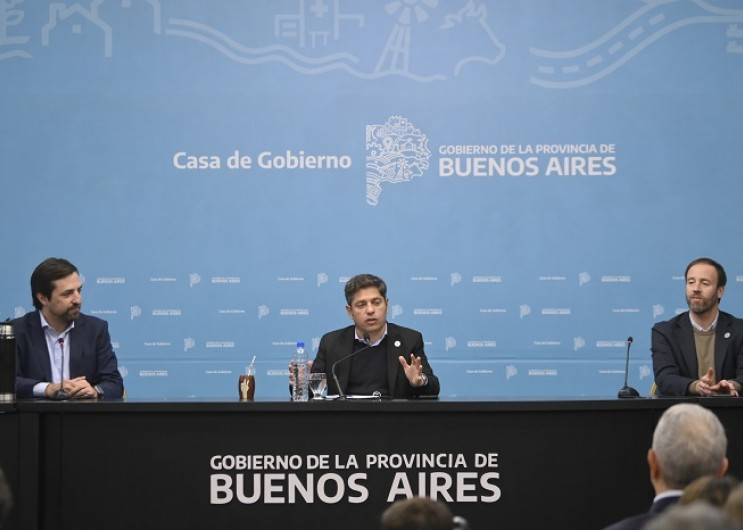 Kicillof entregó equipamiento informático a hospitales para impulsar la digitalización de la salud