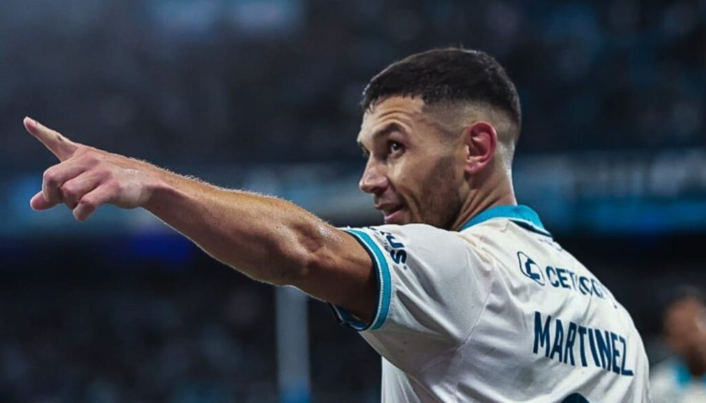 “Maravilla para siempre”: Adrián Martínez renovó con Racing hasta 2028 y sueña con retirarse en el club