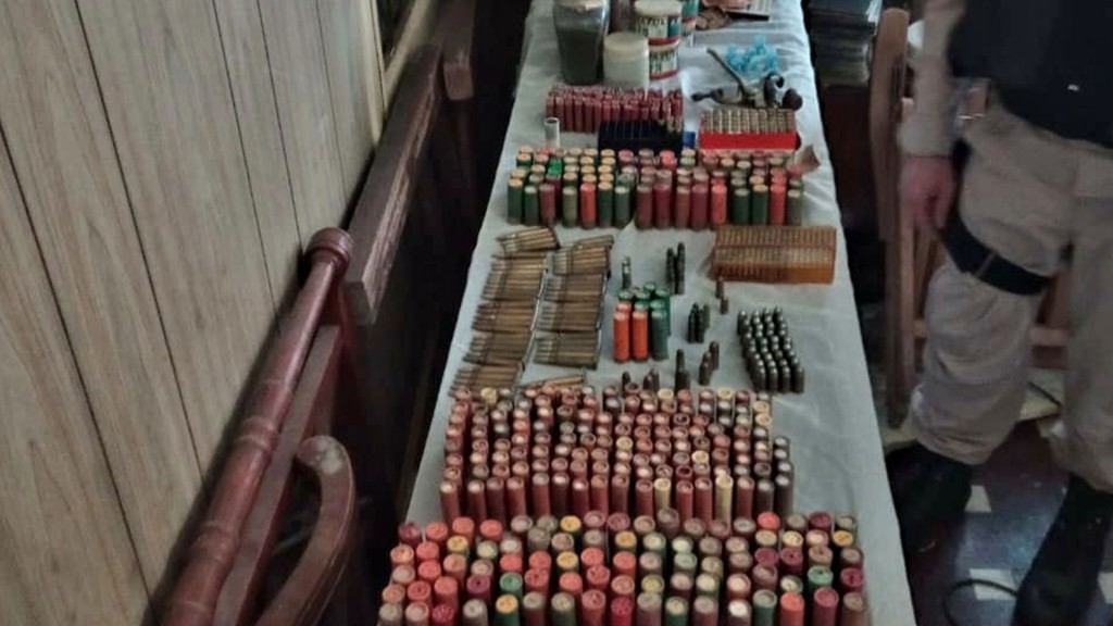 Prefectura detuvo a cuatro personas con drogas, armas y explosivos en Mar del Plata