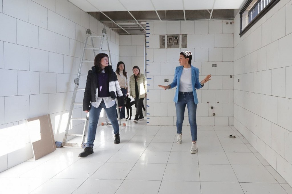 Quilmes avanza con la primera veterinaria municipal: Mayra recorrió la obra en Don Bosco