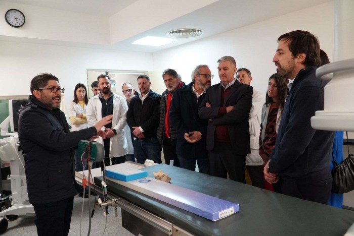 Kreplak inauguró un angiógrafo de última generación en el Hospital San Martín de La Plata y entregó equipamiento tecnológico