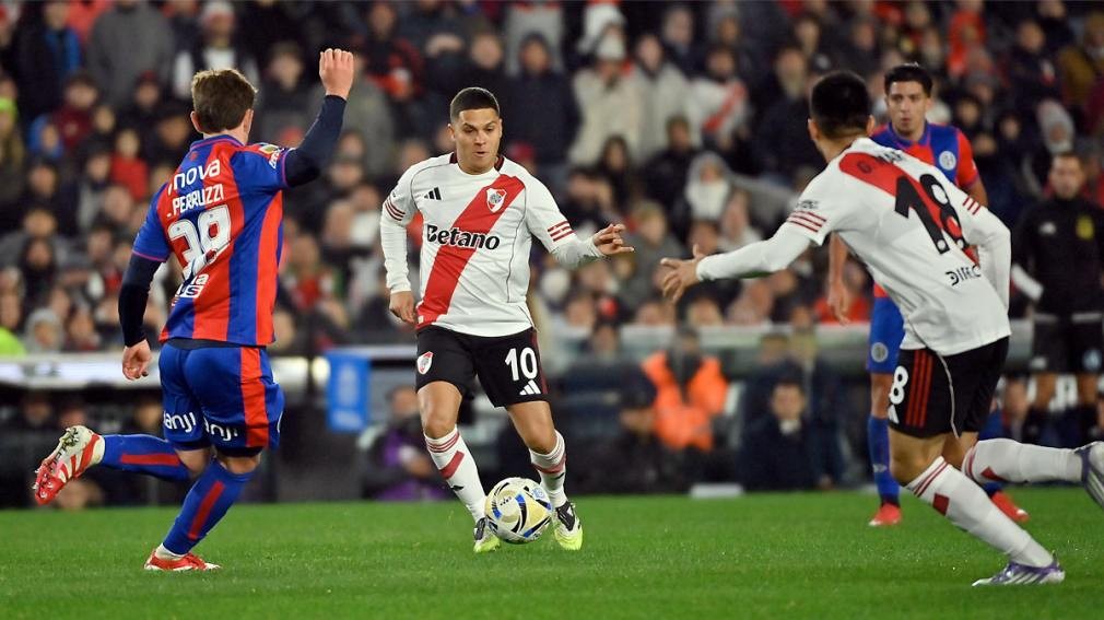 River no pudo romper el cerrojo de San Lorenzo y sigue sin encontrar su mejor versión