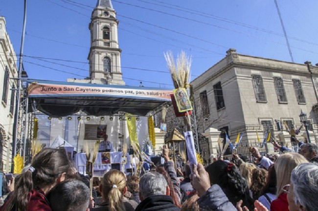 Las dos CTA se suman a la marcha de San Cayetano y se fortalece la protesta contra el ajuste de Milei