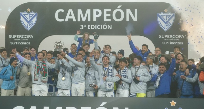 Vélez gritó campeón y sumó su estrella número 18 tras vencer a Estudiantes en la Supercopa Internacional