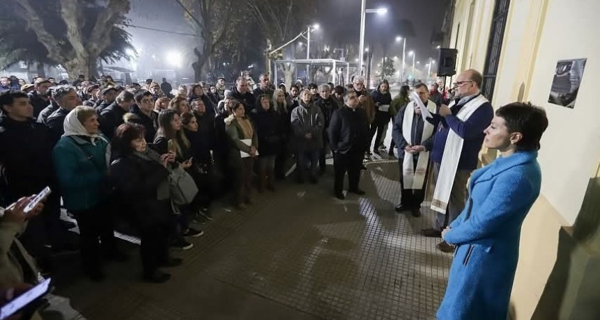 Quilmes rindió homenaje a Francisco: inauguraron un pasaje con su nombre frente a la Catedral