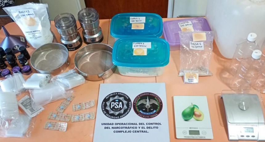 Desmantelan un laboratorio de tusi en el AMBA y detienen a cuatro personas