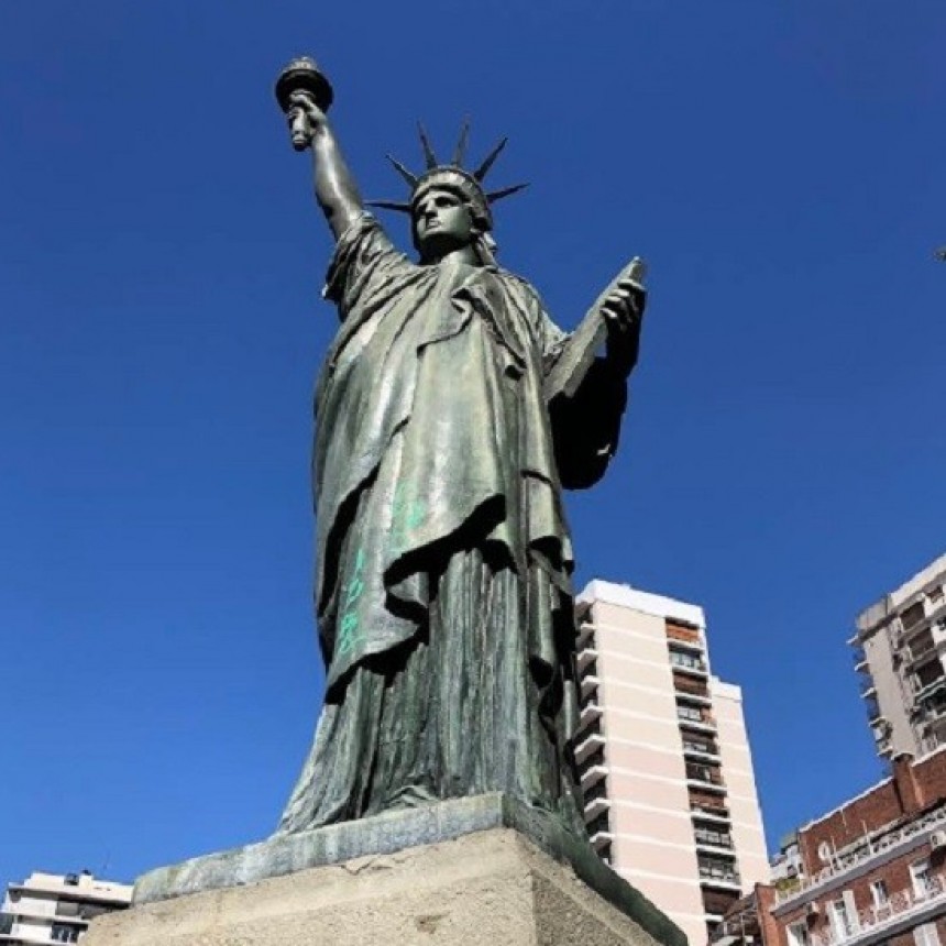 La Estatua de la Libertad se instaló en Buenos Aires 11 años antes que la de Nueva York.