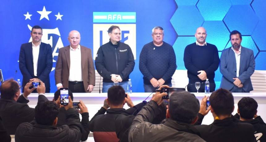 Tapia anunció el regreso del público visitante: “Es un día histórico para el fútbol argentino”