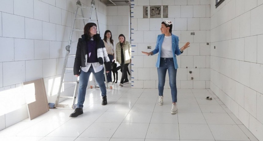 Quilmes avanza con la primera veterinaria municipal: Mayra recorrió la obra en Don Bosco