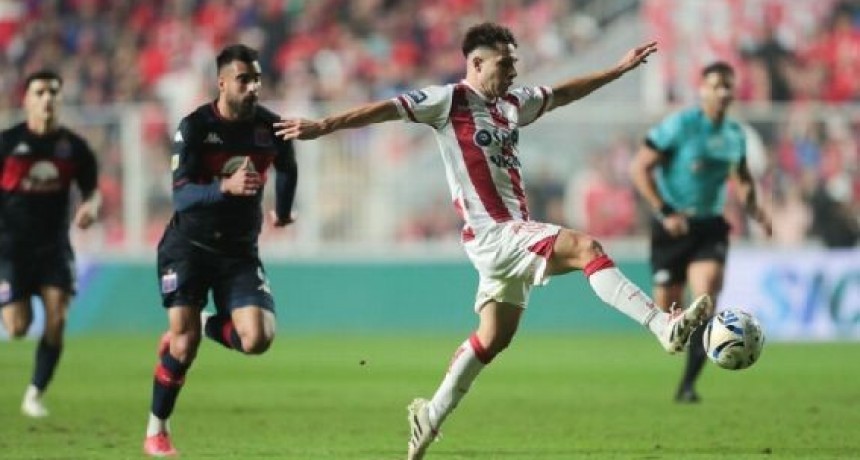 Unión empató con Tigre en un partido caliente y se subió a la cima del Grupo A