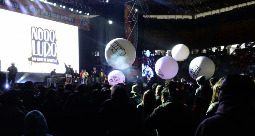 “NOoo Ludo!”: la Ciudad lanzó su primer festival contra las apuestas online en menores con freestyle, arte urbano y mensajes claros