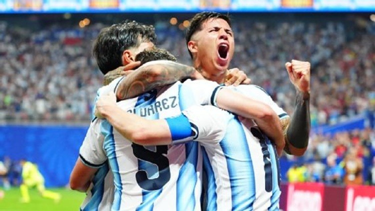 Argentina sac&oacute; chapa de campe&oacute;n, remont&oacute; ante Egipto y se meti&oacute; en cuartos del Mundial 2026