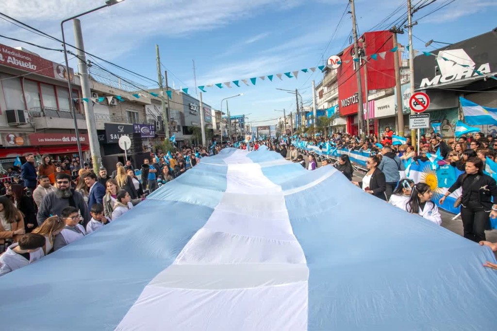 La Matanza celebra el 9 de Julio con desfile patrio, autos cl&aacute;sicos y feria de emprendedores
