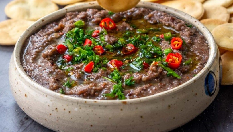 Bigilla: la salsa maltesa de habas que pocos conocen y es perfecta para picadas, panes y carnes