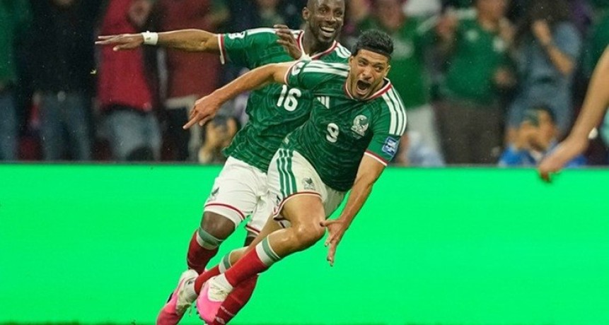 Ecuador se despidi&oacute; del Mundial con una dura ca&iacute;da ante M&eacute;xico en el Azteca