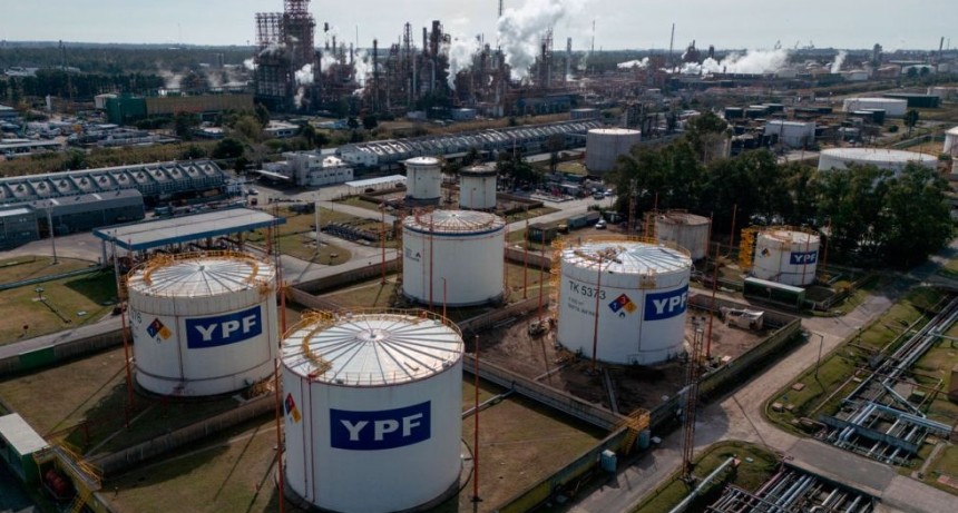 La caja opaca de YPF llega a la Corte: Chequeado reclama saber c&oacute;mo se reparte la pauta publicitaria