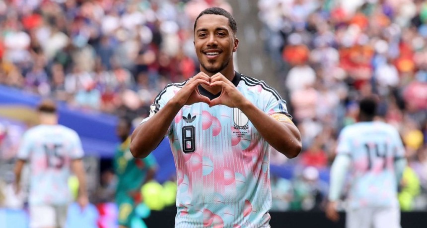 B&eacute;lgica resucit&oacute; a tiempo, le dio vuelta un partidazo a Senegal y sigue en el Mundial
